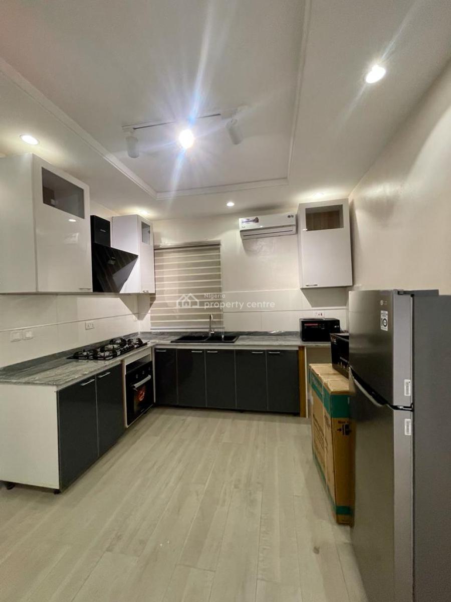 Nicely Furnished 3 Bedrooms Apartment, Lekki Phase 1, Lekki, Lagos, Flat / Apartment Short Let