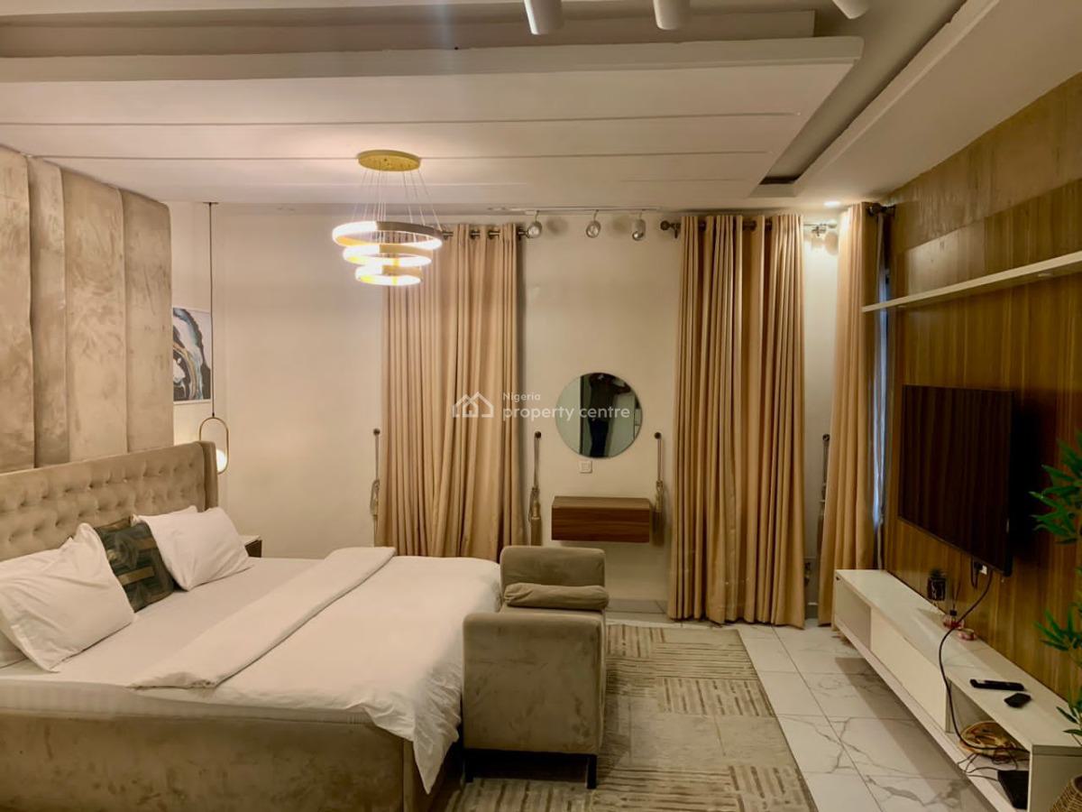 Nicely Furnished 3 Bedrooms Apartment, Lekki Phase 1, Lekki, Lagos, Flat / Apartment Short Let