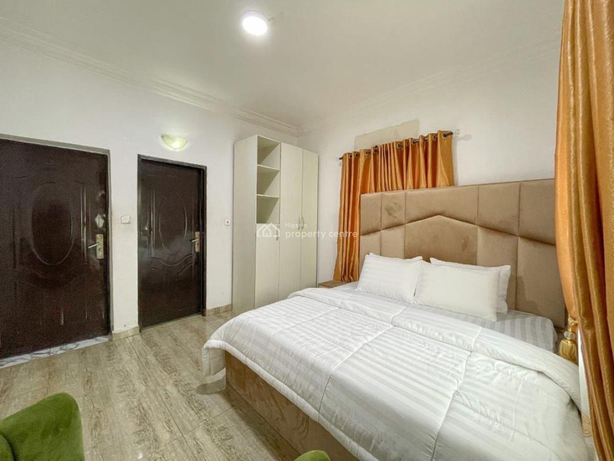 Nicely Furnished 3 Bedrooms Apartment, Sangotedo, Ajah, Lagos, Flat / Apartment Short Let