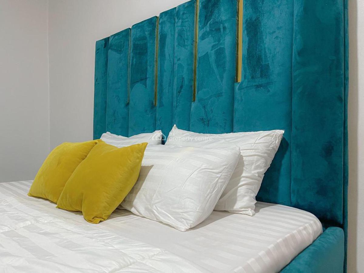 Nicely Furnished 3 Bedrooms Apartment, Sangotedo, Ajah, Lagos, Flat / Apartment Short Let