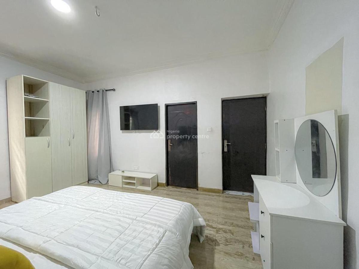 Nicely Furnished 3 Bedrooms Apartment, Sangotedo, Ajah, Lagos, Flat / Apartment Short Let