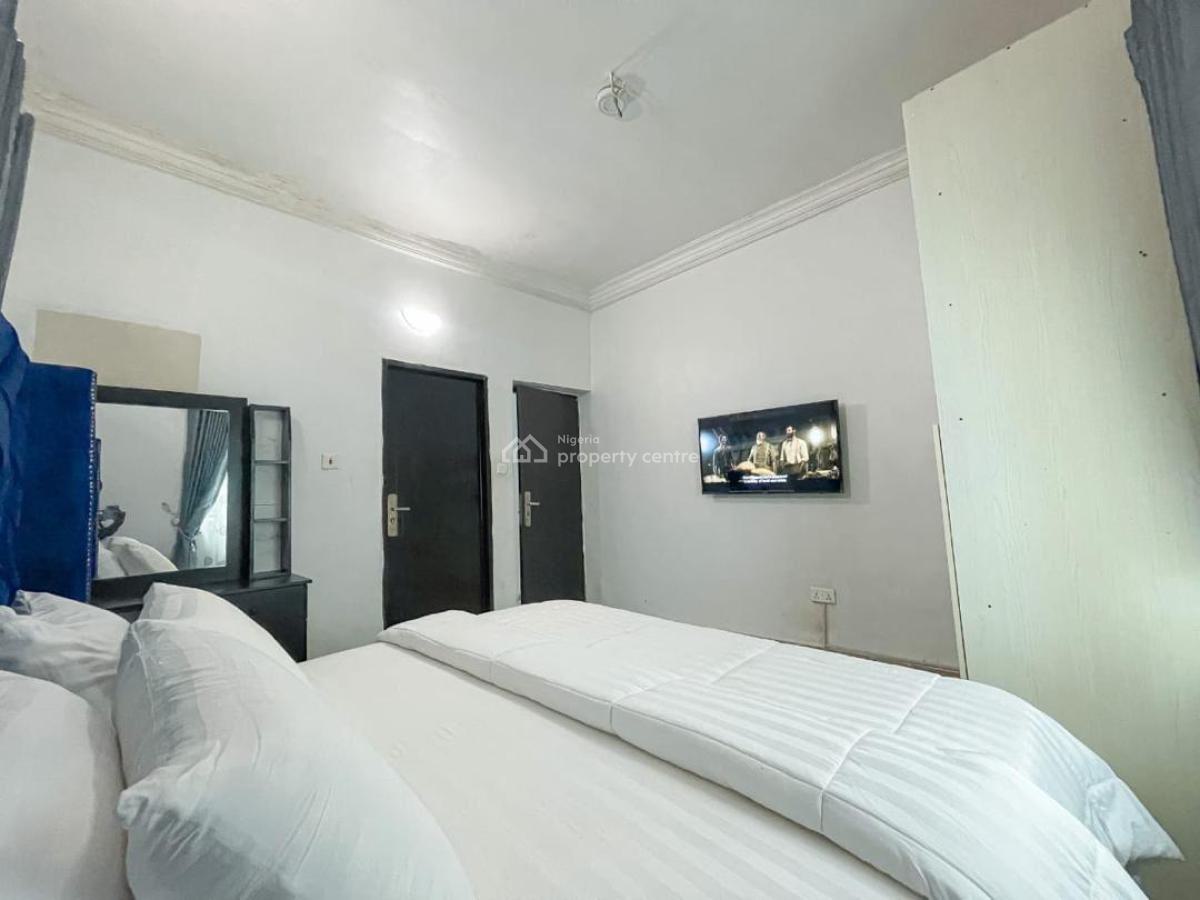 Nicely Furnished 3 Bedrooms Apartment, Sangotedo, Ajah, Lagos, Flat / Apartment Short Let