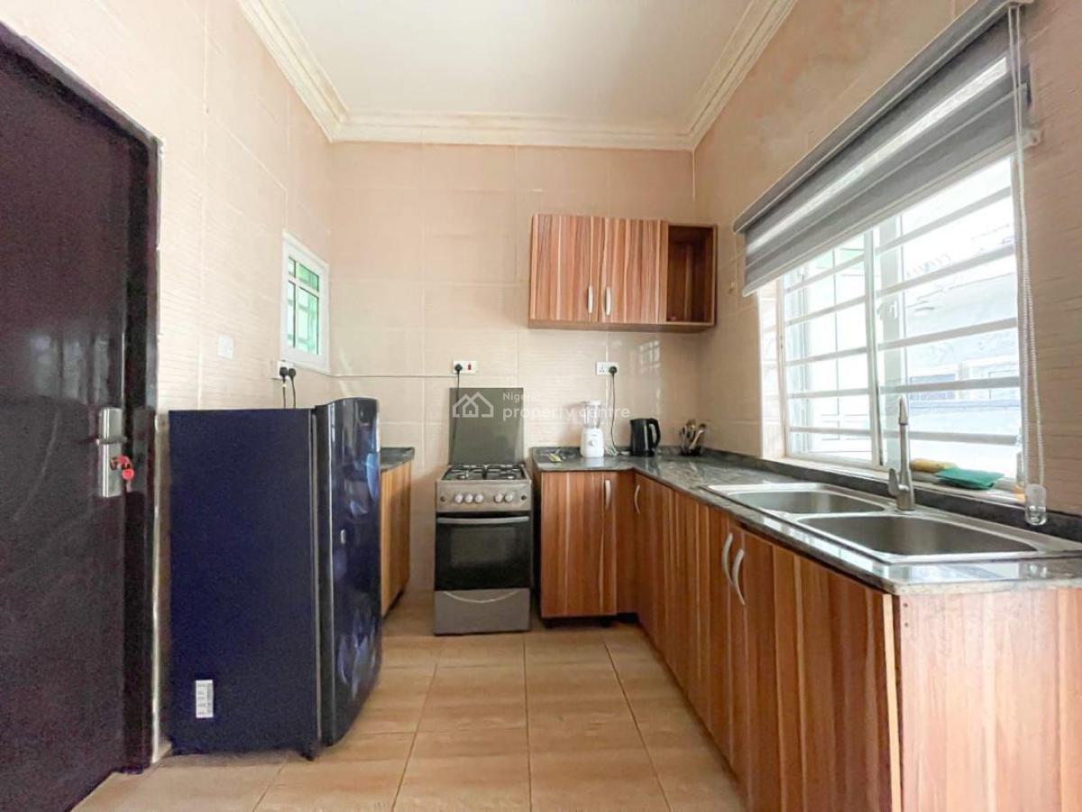 Nicely Furnished 3 Bedrooms Apartment, Sangotedo, Ajah, Lagos, Flat / Apartment Short Let