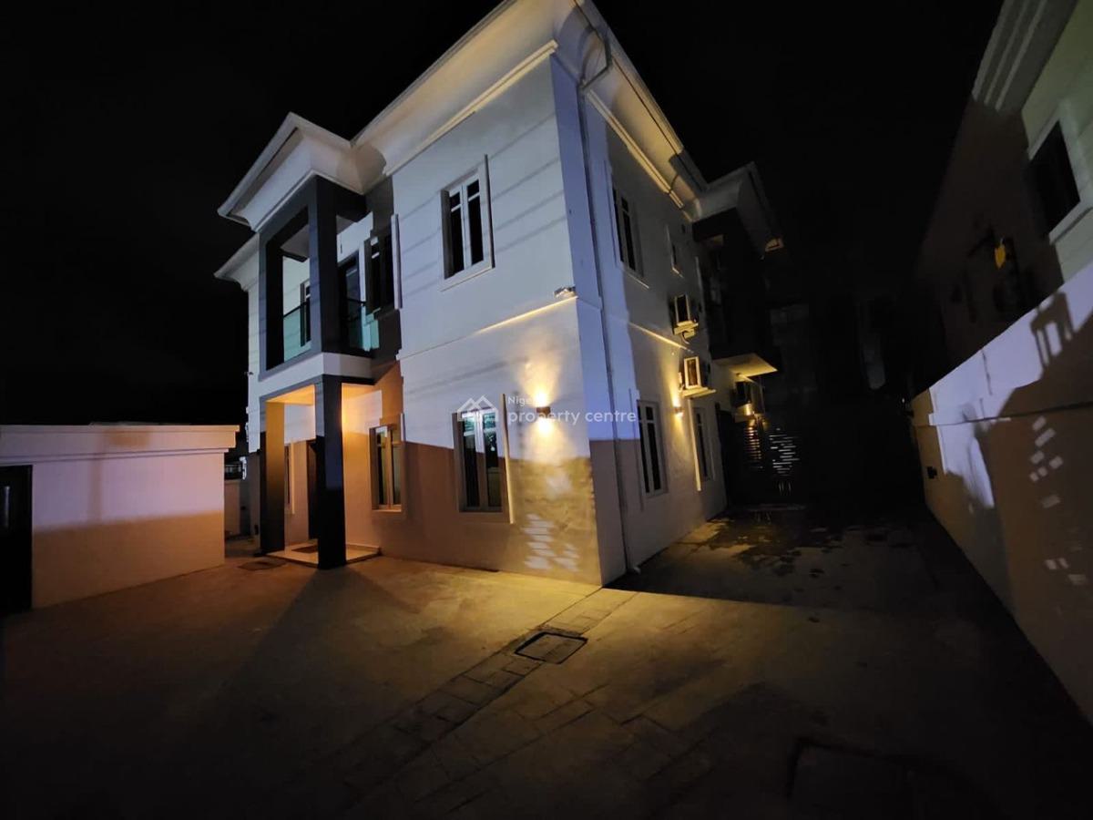 Nicely Furnished 4 Bedrooms Apartment, Chevron, Lekki, Lagos, Flat / Apartment Short Let