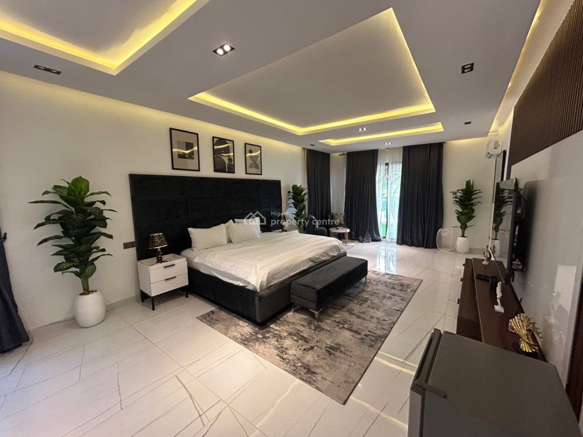 Nicely Furnished 5 Bedroom Apartment, Lekki Phase 1, Lekki, Lagos, Flat / Apartment Short Let