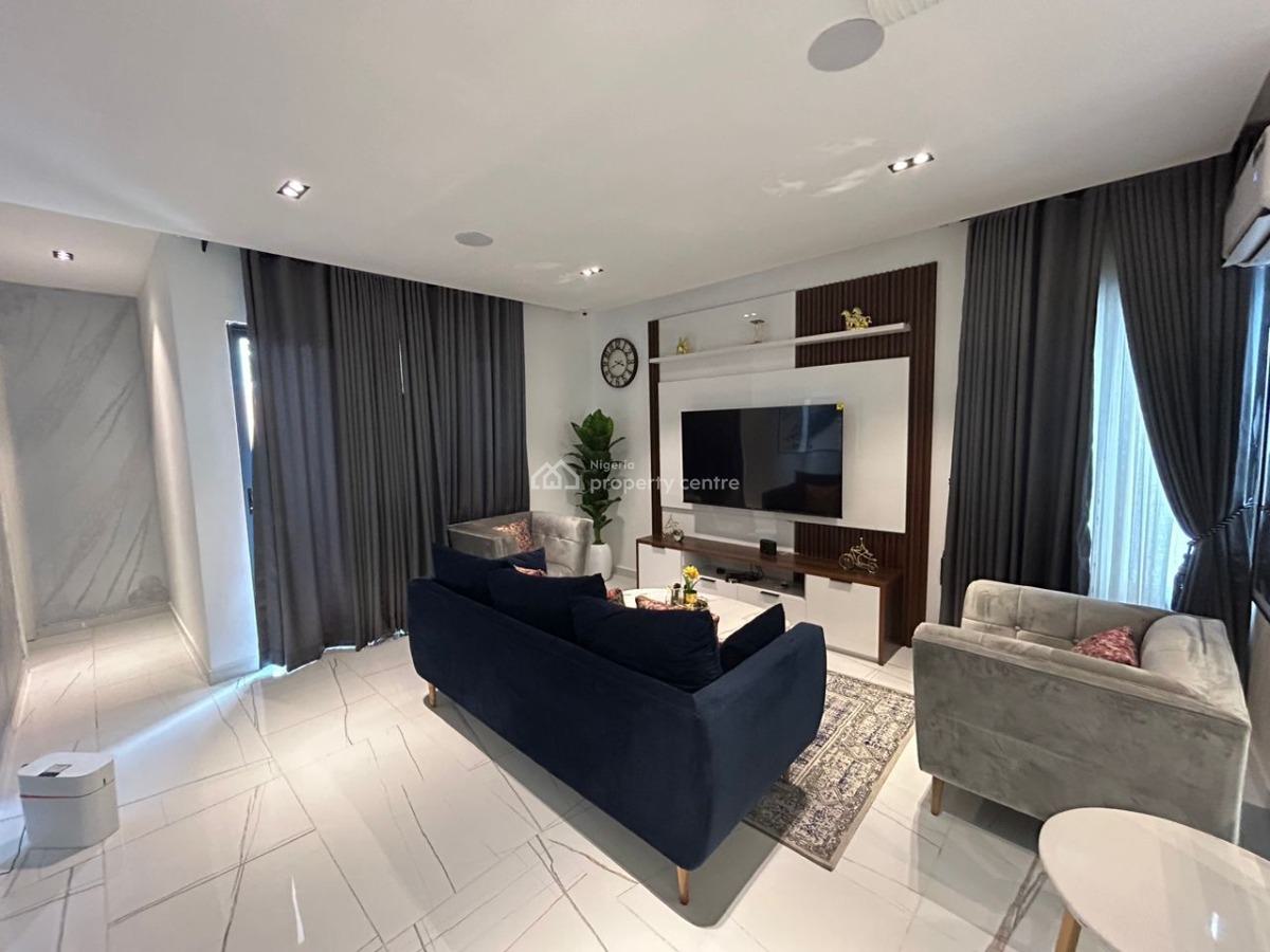 Nicely Furnished 5 Bedroom Apartment, Lekki Phase 1, Lekki, Lagos, Flat / Apartment Short Let