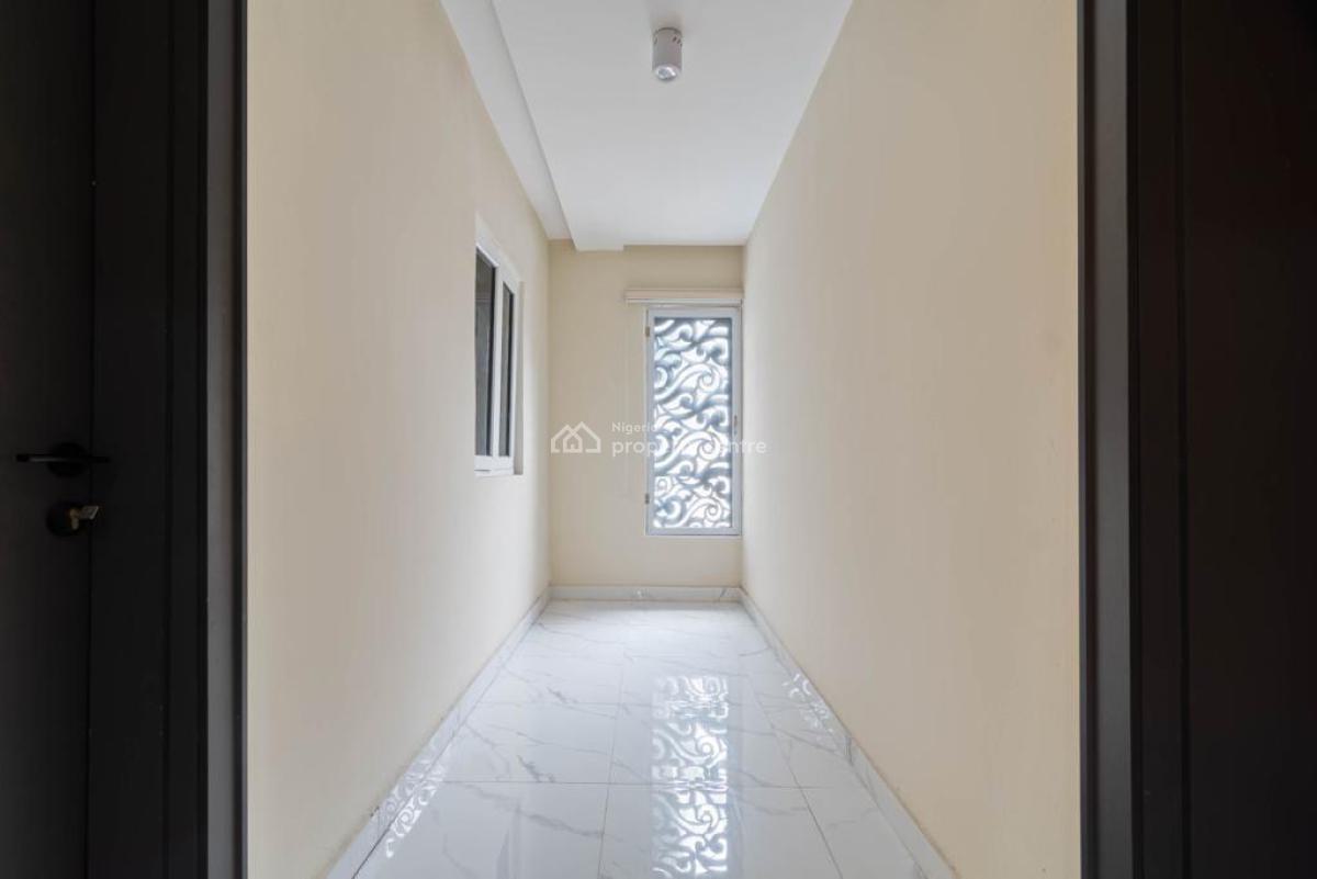 Nicely Furnished 2 Bedrooms Apartment, Lekki Phase 1, Lekki, Lagos, Flat / Apartment Short Let