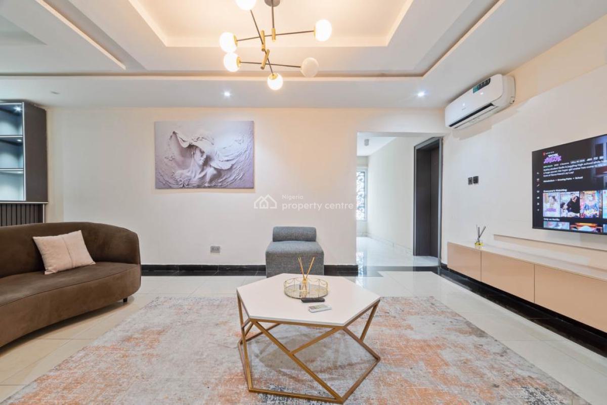 Nicely Furnished 2 Bedrooms Apartment, Lekki Phase 1, Lekki, Lagos, Flat / Apartment Short Let