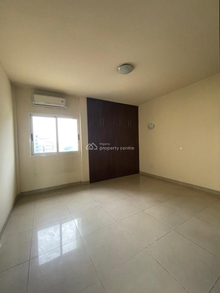 Lovely 3bedroom Apartment with Pool, Gym and Elevator., Old Ikoyi, Old Ikoyi, Ikoyi, Lagos, Block of Flats for Sale