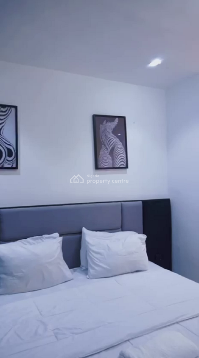 Nicely Furnished 3 Bedroom Apartment, Lekki Phase 1, Lekki, Lagos, Flat / Apartment Short Let