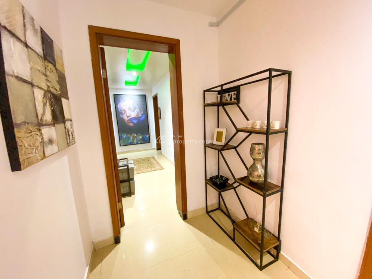 Nicely Furnished 3 Bedrooms Apartment, Lekki Phase 1, Lekki, Lagos, Flat / Apartment Short Let