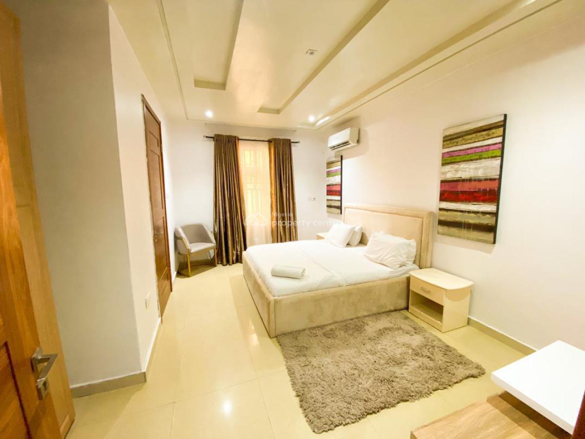 Nicely Furnished 3 Bedrooms Apartment, Lekki Phase 1, Lekki, Lagos, Flat / Apartment Short Let