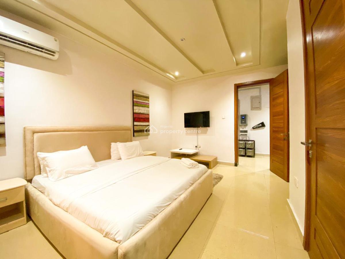 Nicely Furnished 3 Bedrooms Apartment, Lekki Phase 1, Lekki, Lagos, Flat / Apartment Short Let