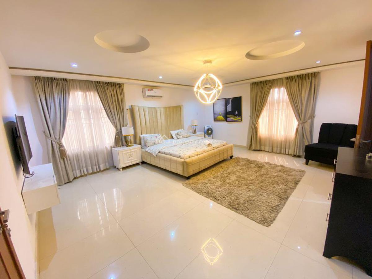 Nicely Furnished 3 Bedrooms Apartment, Lekki Phase 1, Lekki, Lagos, Flat / Apartment Short Let