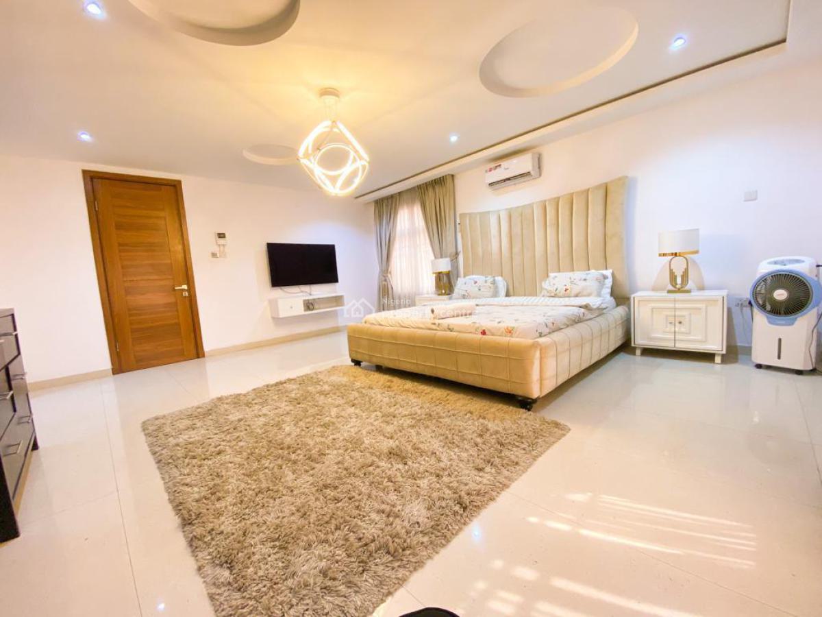 Nicely Furnished 3 Bedrooms Apartment, Lekki Phase 1, Lekki, Lagos, Flat / Apartment Short Let