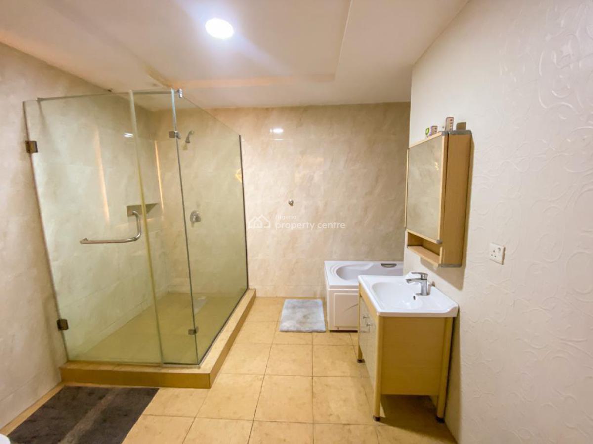 Nicely Furnished 3 Bedrooms Apartment, Lekki Phase 1, Lekki, Lagos, Flat / Apartment Short Let