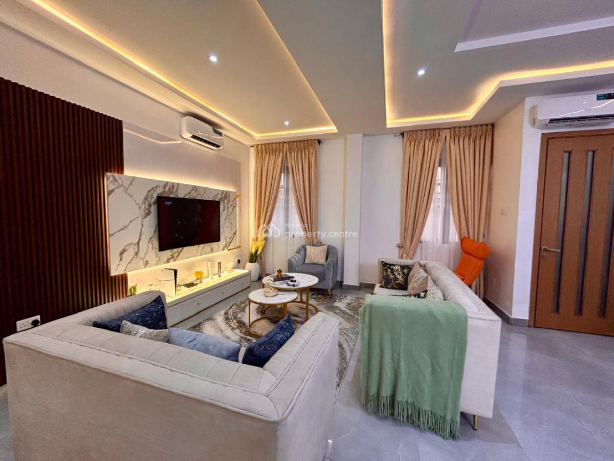 Nicely Furnished 3 Bedrooms Apartment, Lekki Phase 1, Lekki, Lagos, Flat / Apartment Short Let