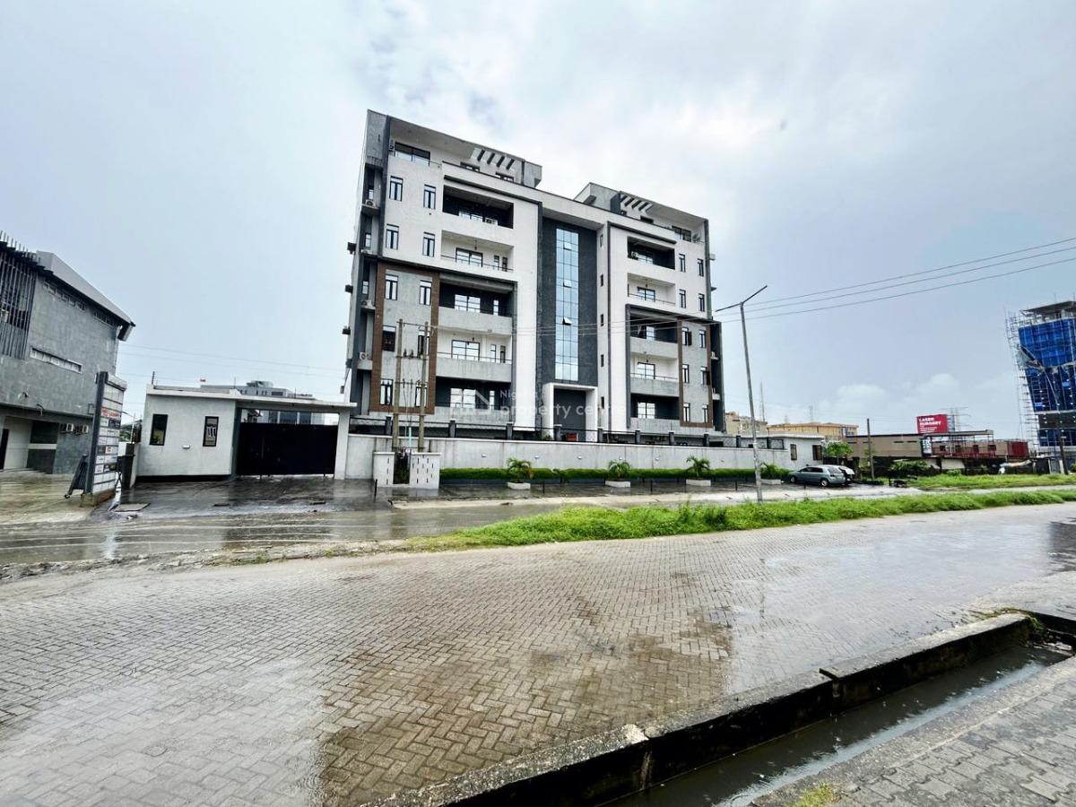 Nicely Furnished 3 Bedrooms Apartment, Lekki Phase 1, Lekki, Lagos, Flat / Apartment Short Let