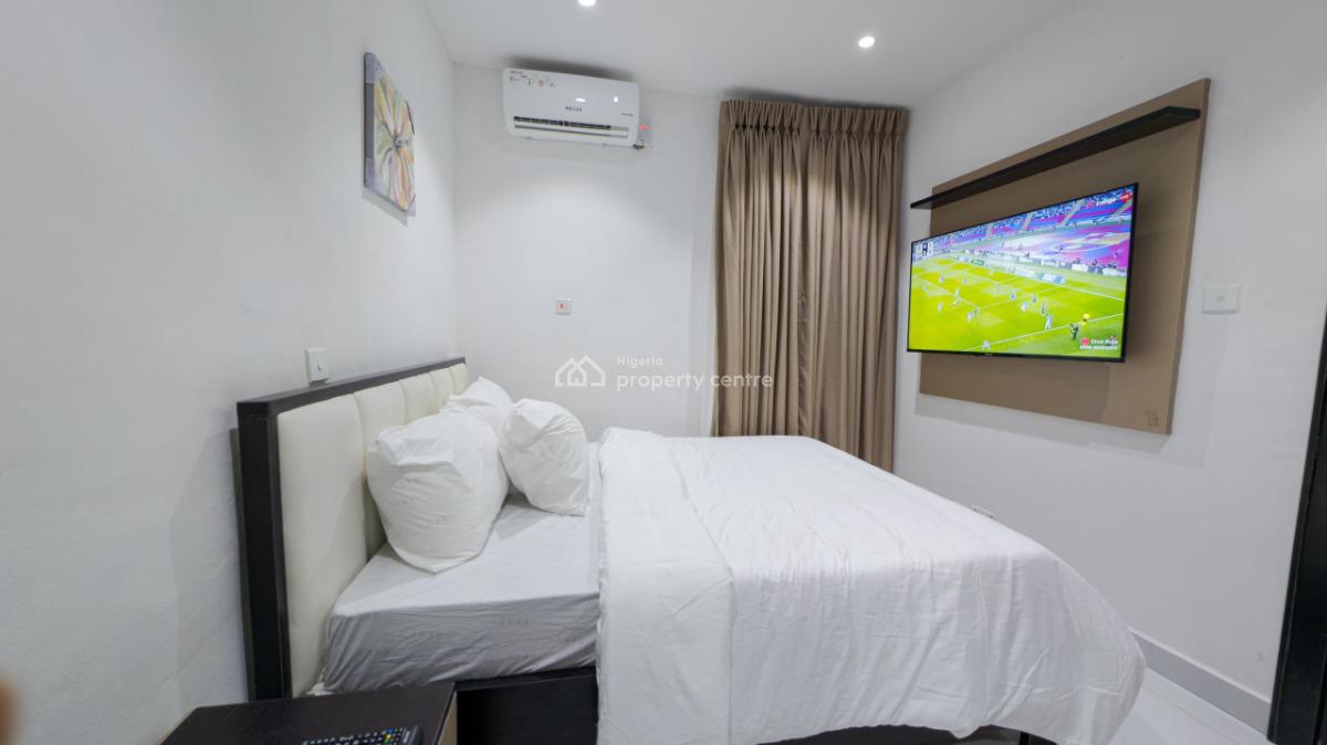 Nicely Furnished 1 Bedroom Apartment, Lekki Phase 1, Lekki, Lagos, Flat / Apartment Short Let