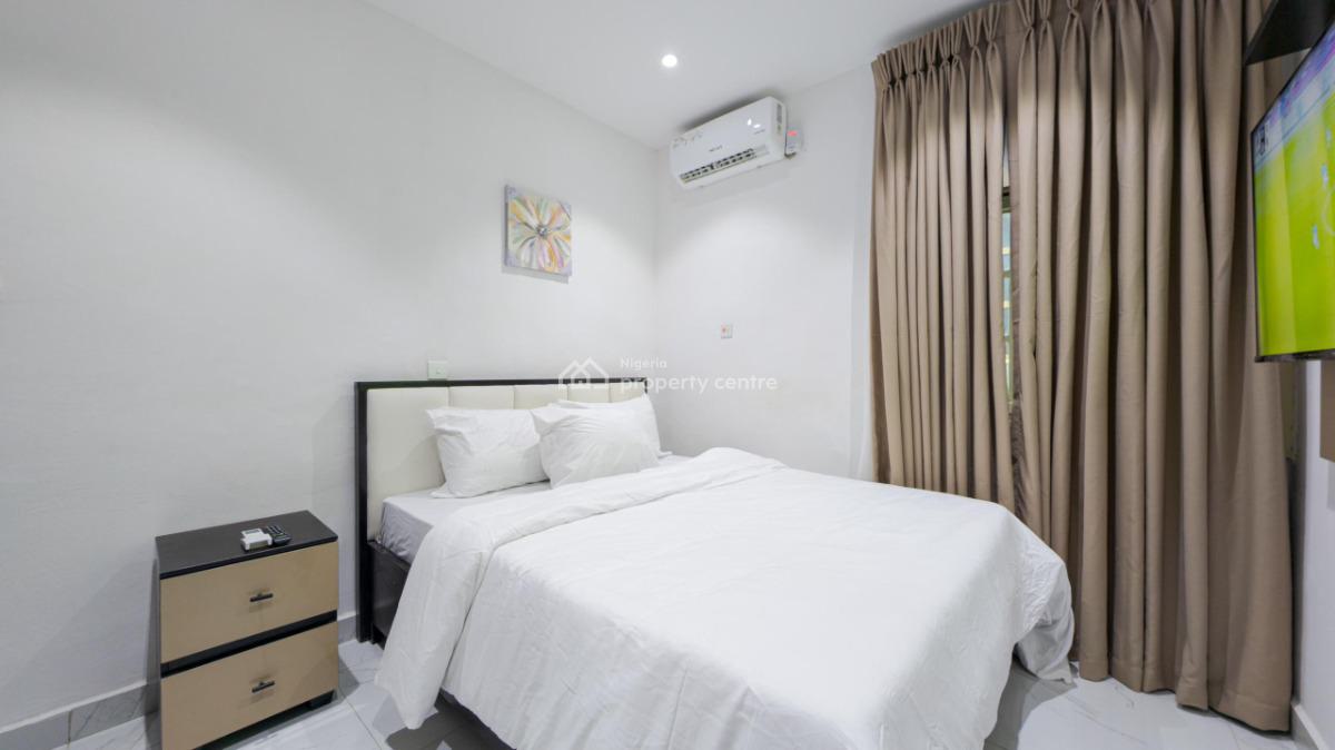 Nicely Furnished 1 Bedroom Apartment, Lekki Phase 1, Lekki, Lagos, Flat / Apartment Short Let