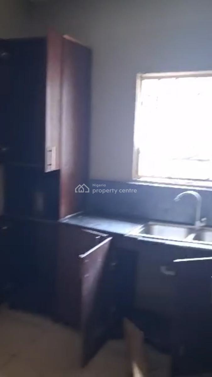 3 Bedroom Flat, River Park Estate, Airport Road, Lugbe District, Abuja, Flat / Apartment for Rent