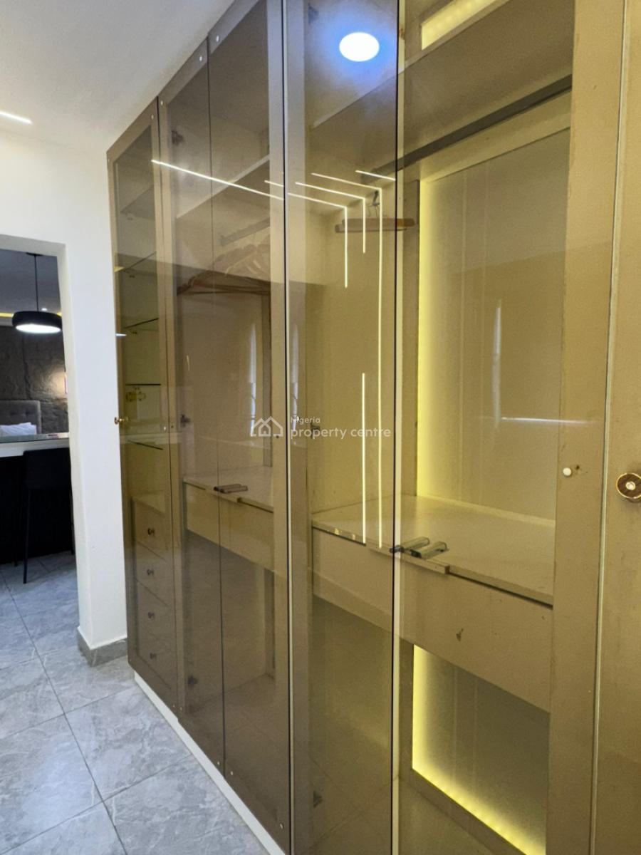 Luxury Sleek Penthouse Studio with Gym & Spacious Balcony, Admiralty Way, Lekki Phase 1, Lekki, Lagos, Flat / Apartment Short Let