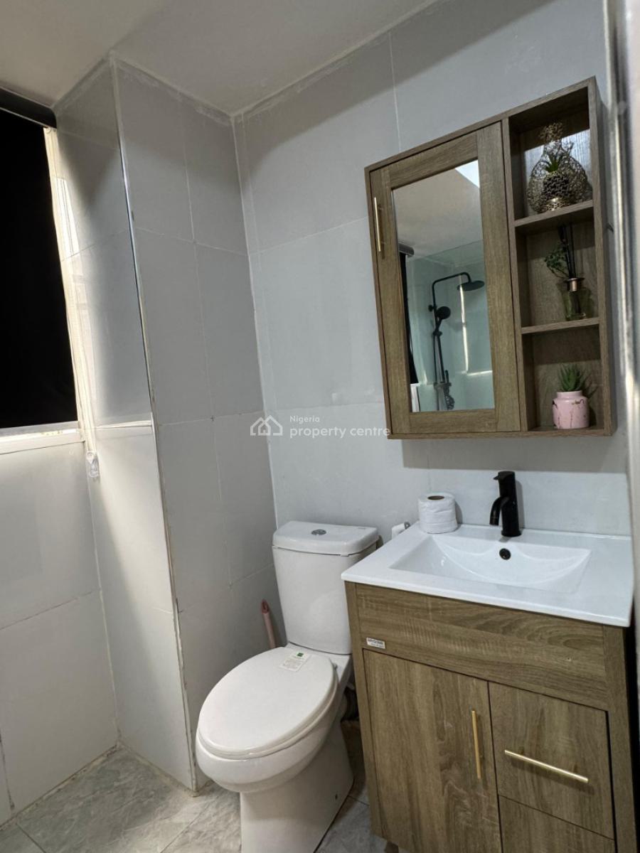 Luxury Sleek Penthouse Studio with Gym & Spacious Balcony, Admiralty Way, Lekki Phase 1, Lekki, Lagos, Flat / Apartment Short Let