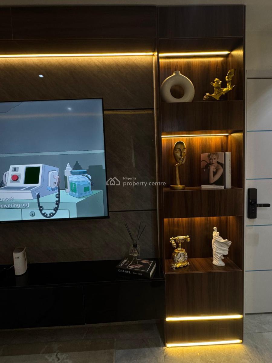 Luxury Sleek Penthouse Studio with Gym & Spacious Balcony, Admiralty Way, Lekki Phase 1, Lekki, Lagos, Flat / Apartment Short Let