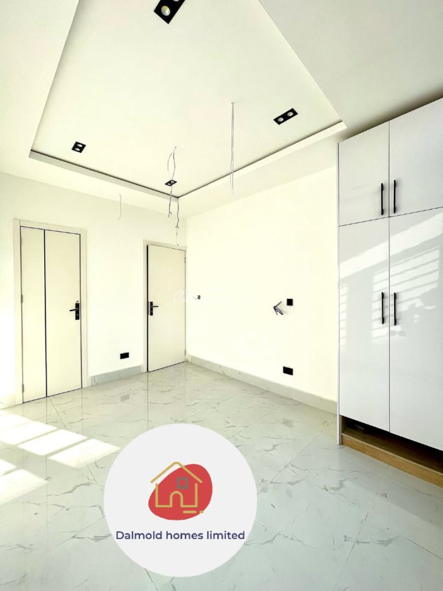 2 Bedroom Apartment, Lekki Phase 1, Lekki, Lagos, Flat / Apartment for Sale