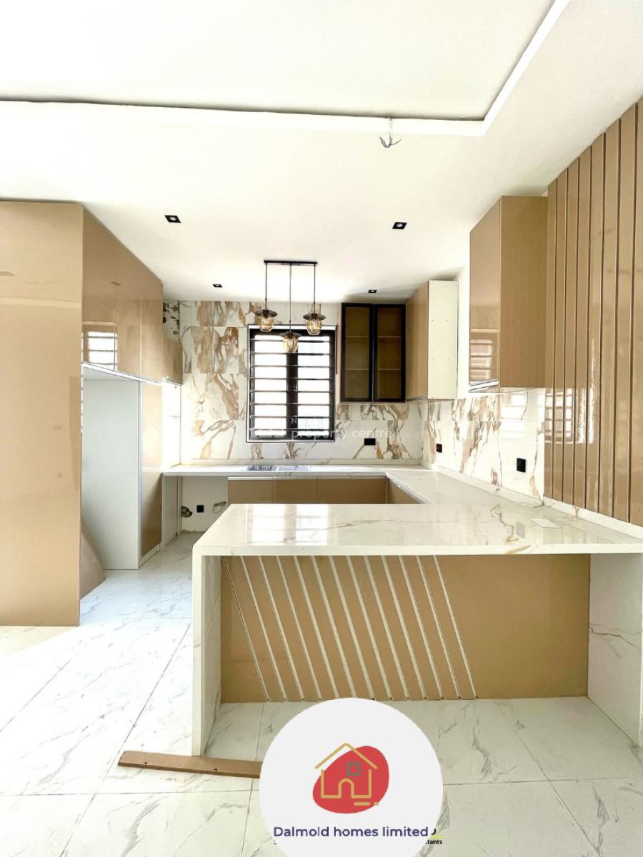 2 Bedroom Apartment, Lekki Phase 1, Lekki, Lagos, Flat / Apartment for Sale