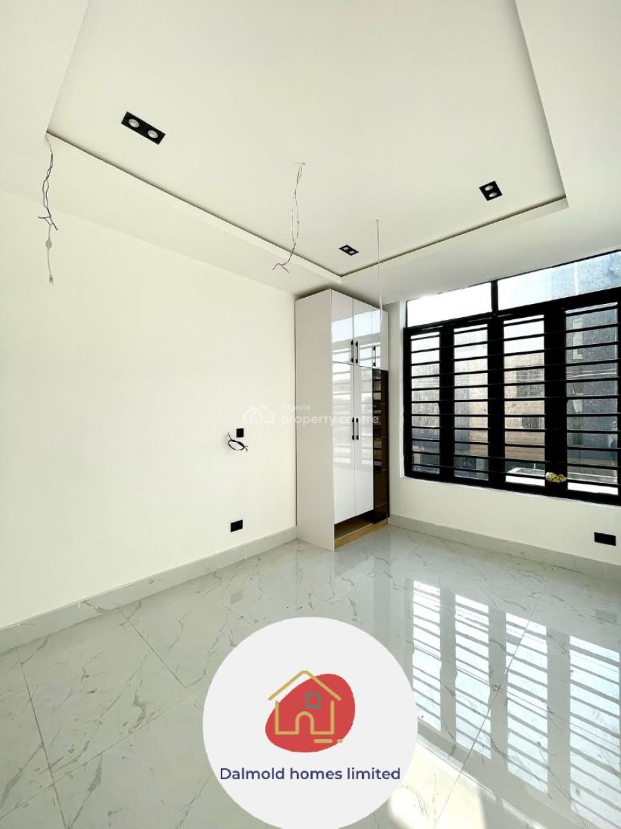 2 Bedroom Apartment, Lekki Phase 1, Lekki, Lagos, Flat / Apartment for Sale