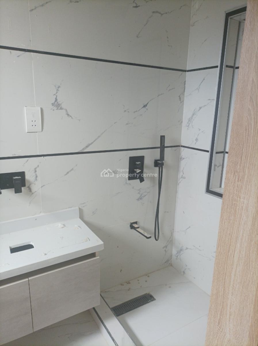 Studio Flat on The Penthouse with Swimming Pool and Gymnasium, Off Durosimi Etti Street, Lekki Phase 1, Lekki, Lagos, Flat / Apartment for Sale