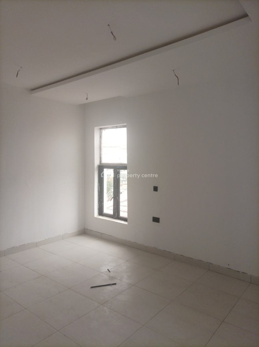 Studio Flat on The Penthouse with Swimming Pool and Gymnasium, Off Durosimi Etti Street, Lekki Phase 1, Lekki, Lagos, Flat / Apartment for Sale