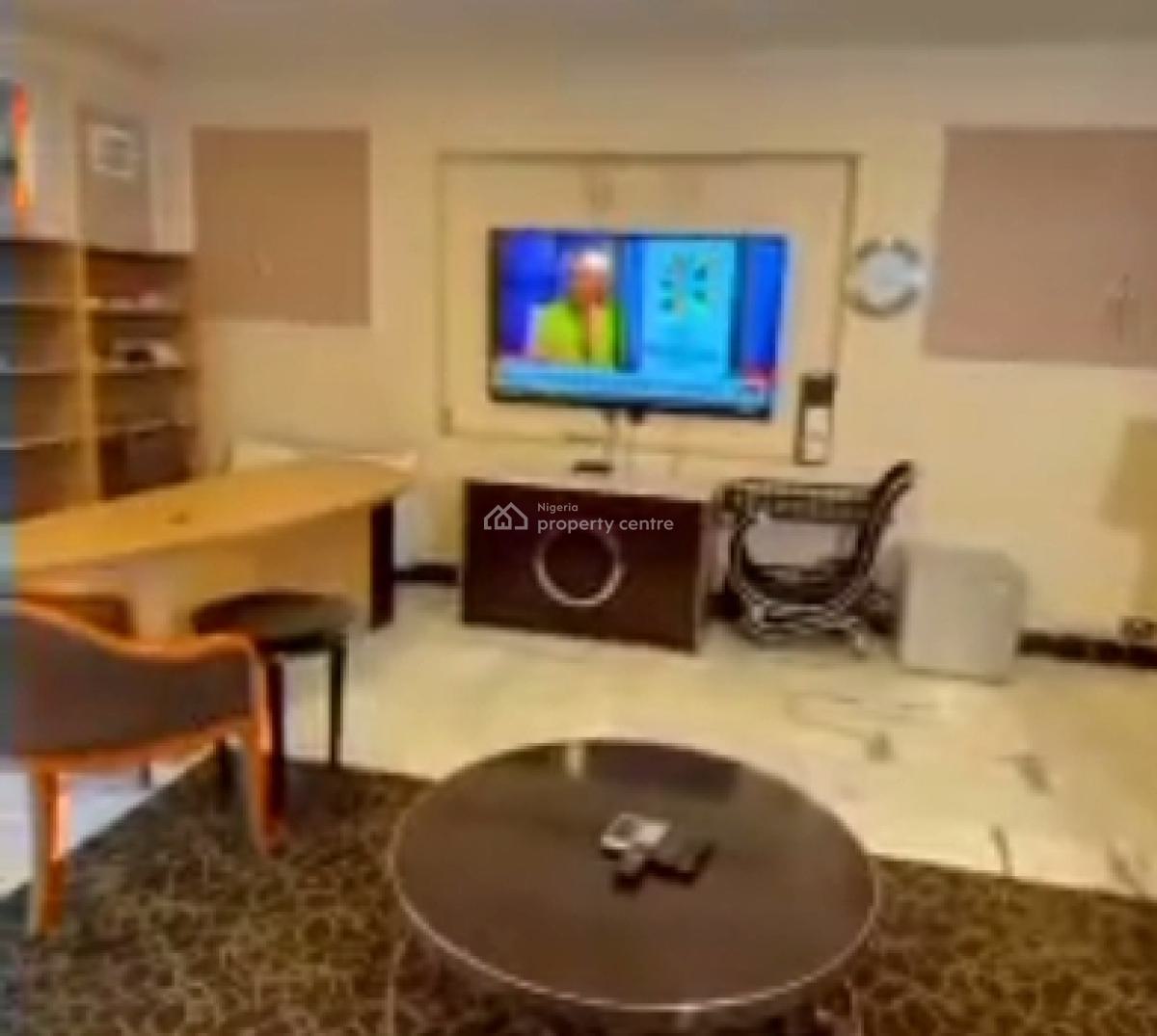 Hotel with 30 Rooms Ensuite., Maitama District, Abuja, Hotel / Guest House for Sale