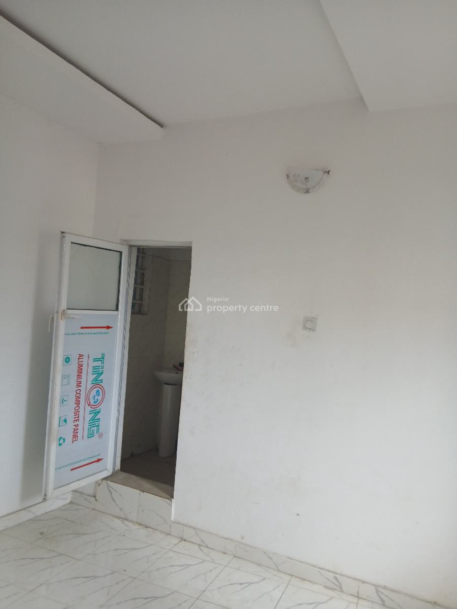 Beautiful 3 Bedroom, Shomolu, Lagos, Semi-detached Duplex for Rent