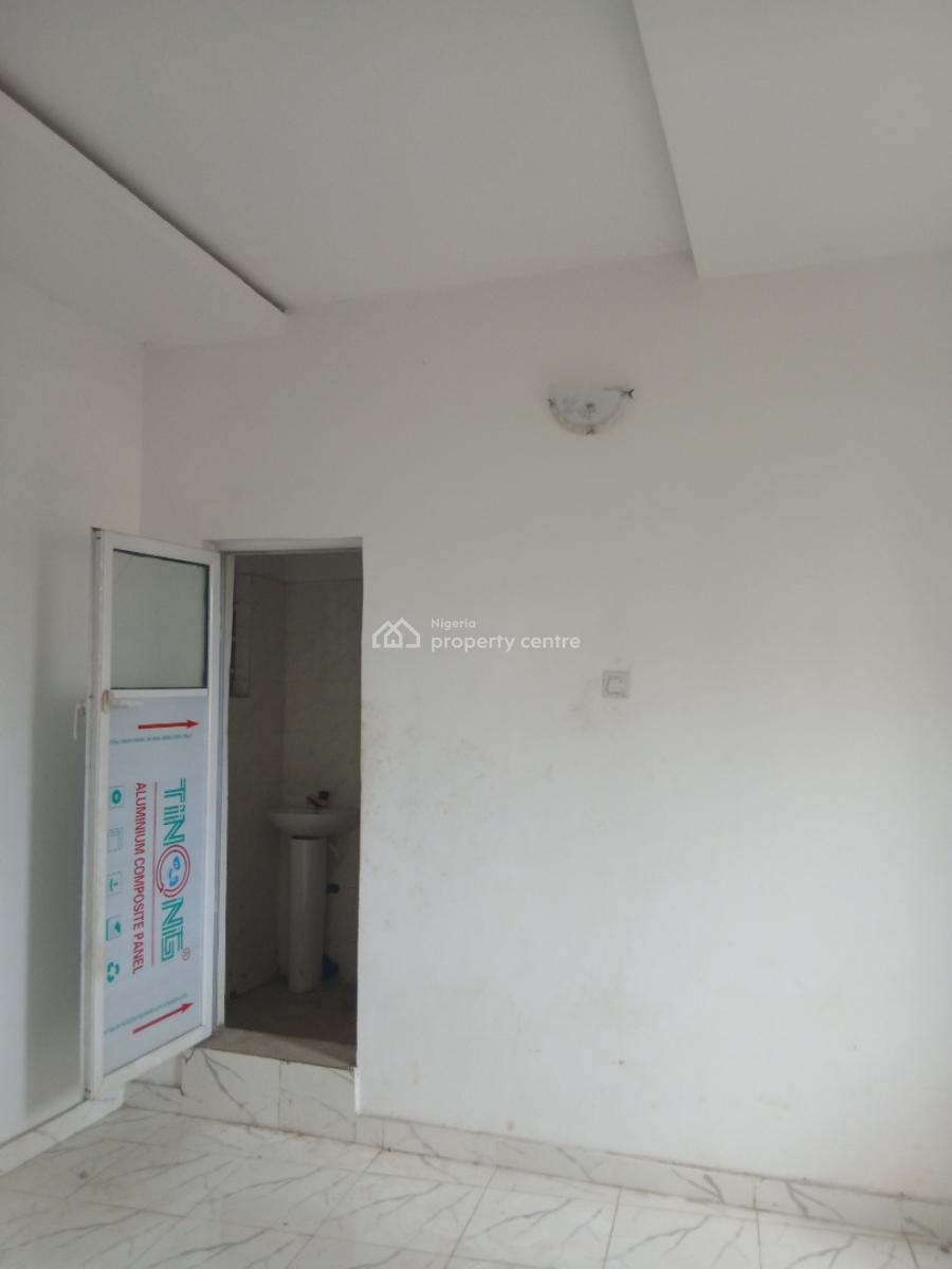 Beautiful 3 Bedroom, Shomolu, Lagos, Semi-detached Duplex for Rent