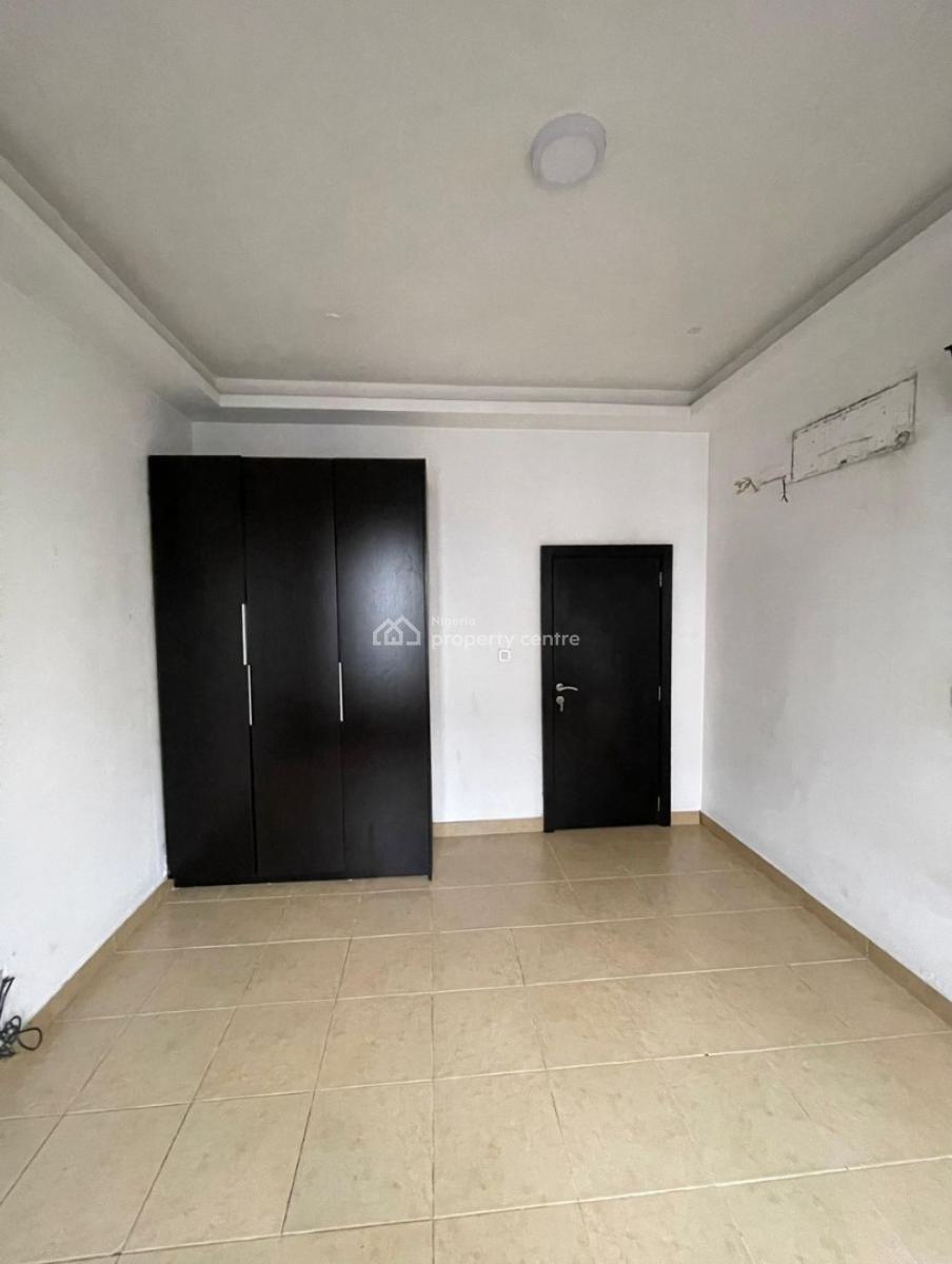 Spacious  3 Bedroom Apartment, Chevron, Lekki, Lagos, Flat / Apartment for Sale