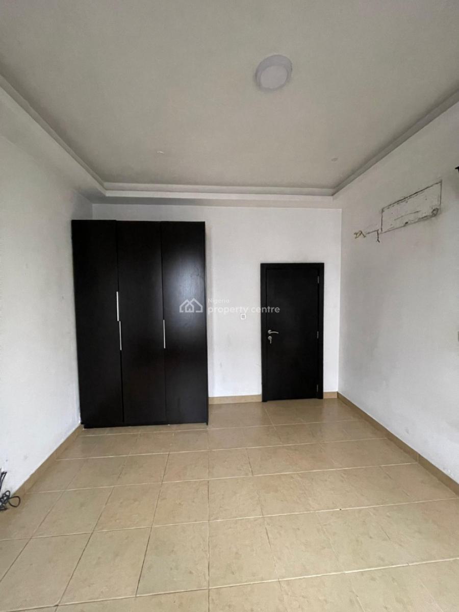 Spacious  3 Bedroom Apartment, Chevron, Lekki, Lagos, Flat / Apartment for Sale
