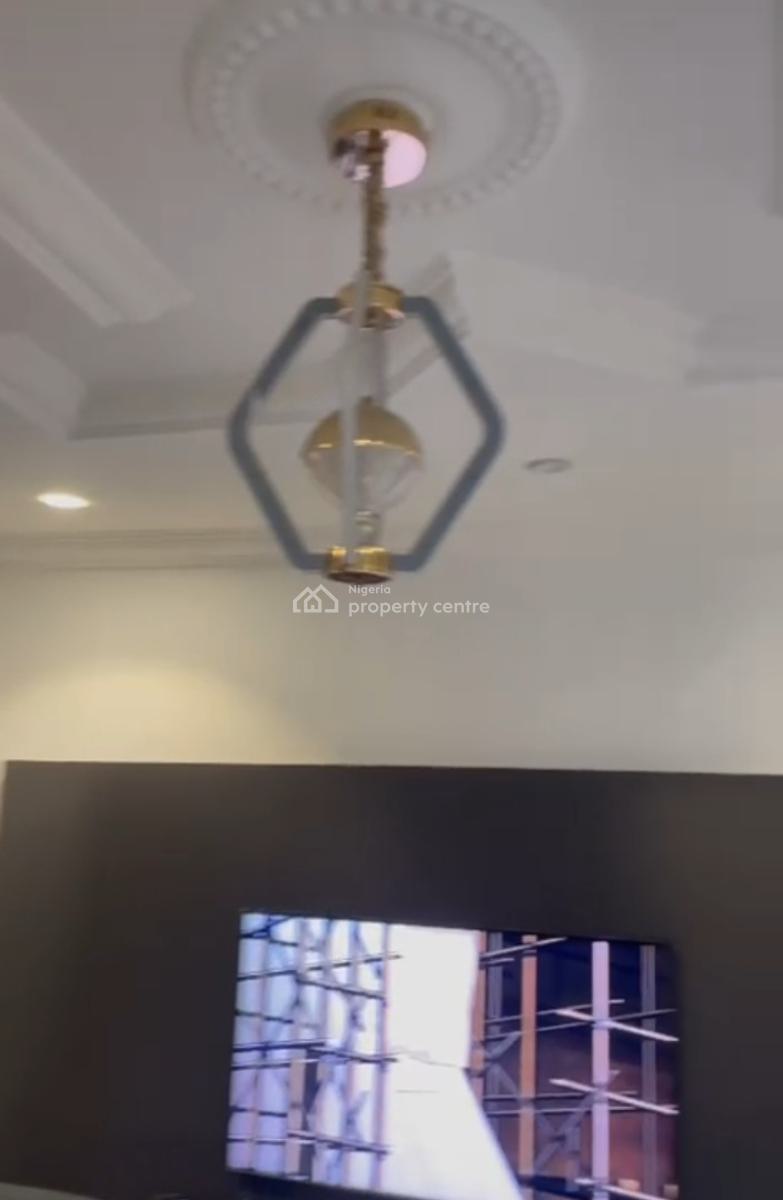 Quick/finger ️️️  Description: Exceptional Bungalow Featu, Ogudu, Lagos, Block of Flats for Sale