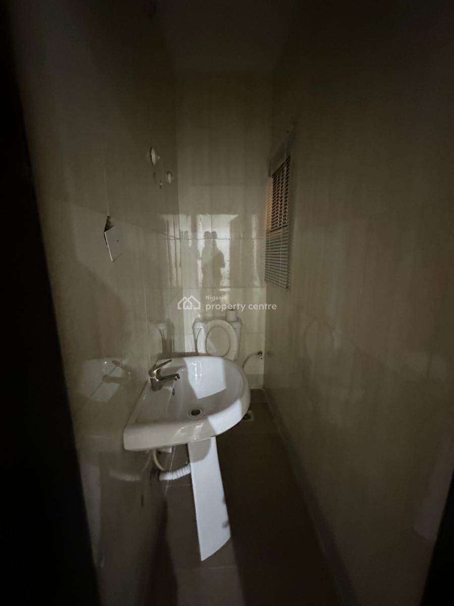 5 Bedroom Terrace, Bourdillon Court Estate, Chevron Drive, Osapa, Lekki, Lagos, Terraced Duplex for Sale