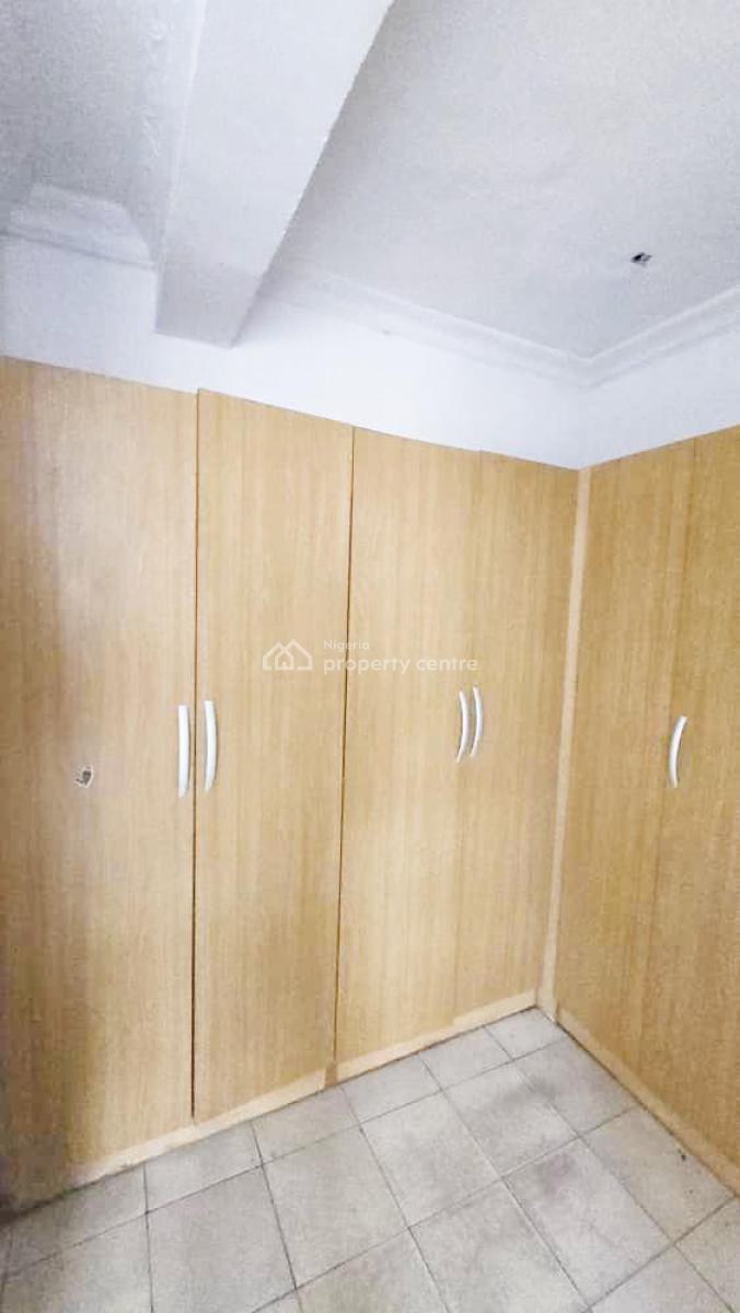 a Well-maintained Three-bedroom Apartment, Omole Phase 2, Ikeja, Lagos, Flat / Apartment for Rent