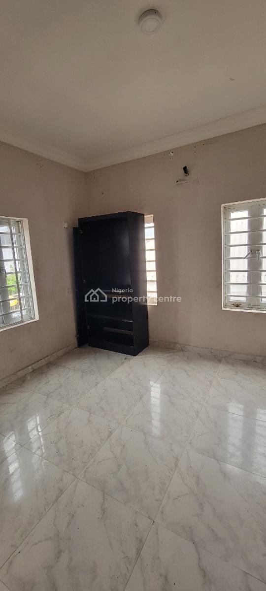 Standard 3 Bedroom Flat, Arosco Off Okun-ajah Roundabout, Okun-ajah, Ajah, Lagos, Flat / Apartment for Rent