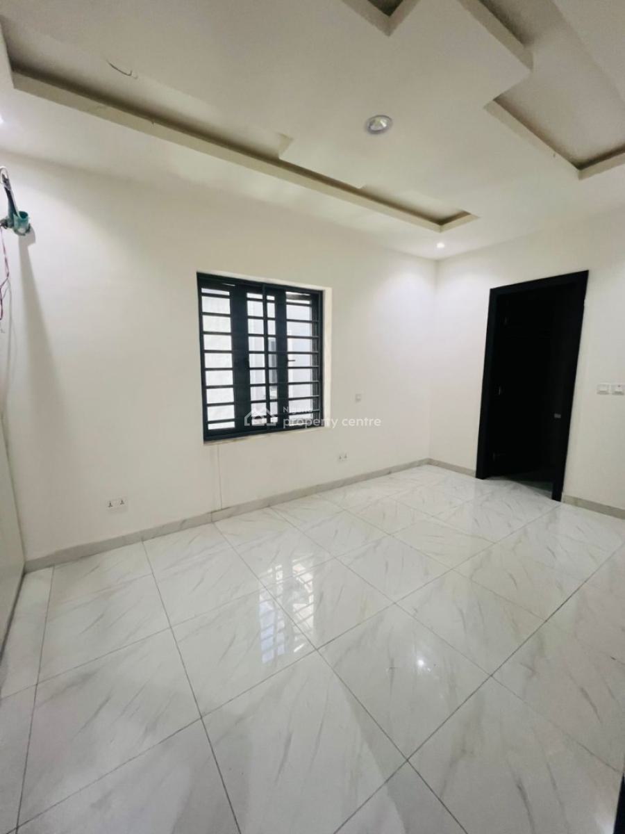 Lekki  4 Bedrooms Luxurious Duplex, Lekki Phase 1, Lekki, Lagos, Flat / Apartment for Sale