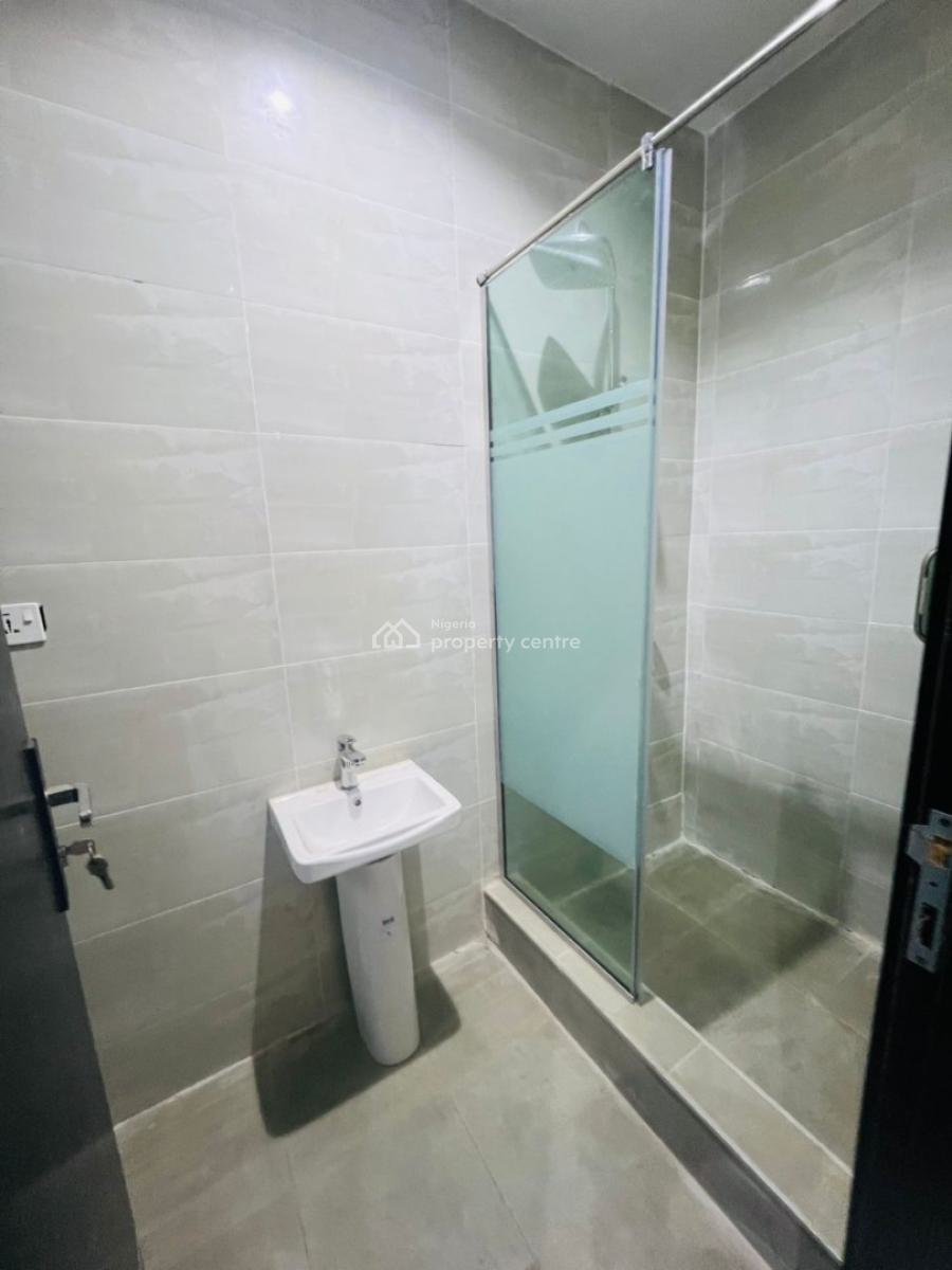 Lekki  4 Bedrooms Luxurious Duplex, Lekki Phase 1, Lekki, Lagos, Flat / Apartment for Sale