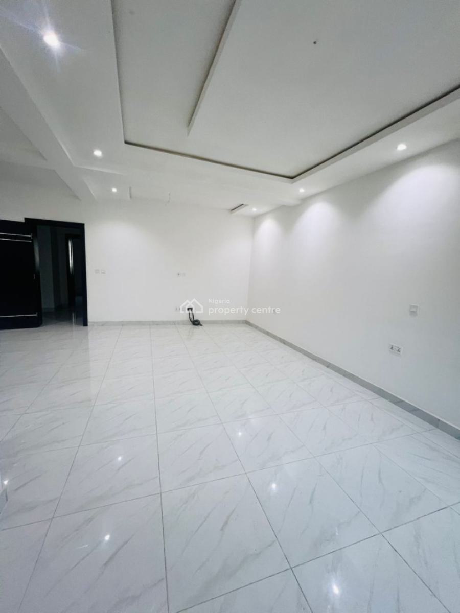Lekki  4 Bedrooms Luxurious Duplex, Lekki Phase 1, Lekki, Lagos, Flat / Apartment for Sale