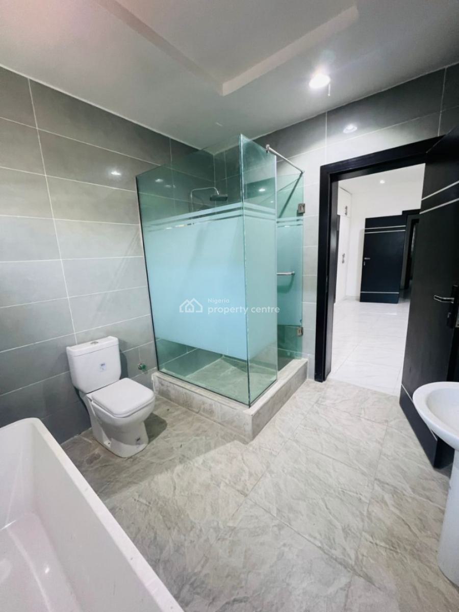 Lekki  4 Bedrooms Luxurious Duplex, Lekki Phase 1, Lekki, Lagos, Flat / Apartment for Sale