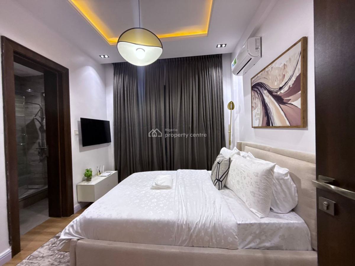 Cozy 2 Bedroom &serviced Apartment, Lekki Phase 1, Lekki, Lagos, Flat / Apartment Short Let