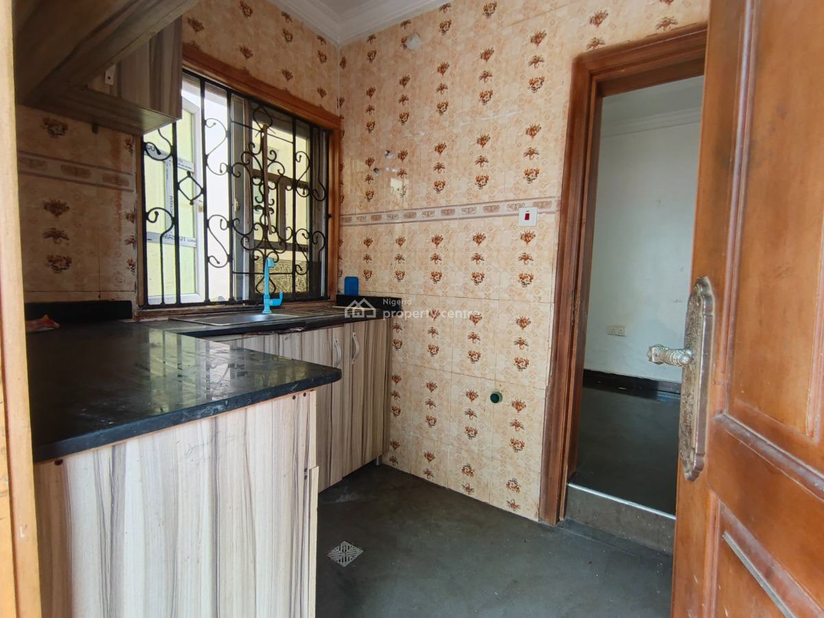 2 Bedroom Flat, Agunfoye, Igbogbo, Ikorodu, Lagos, Flat / Apartment for Rent