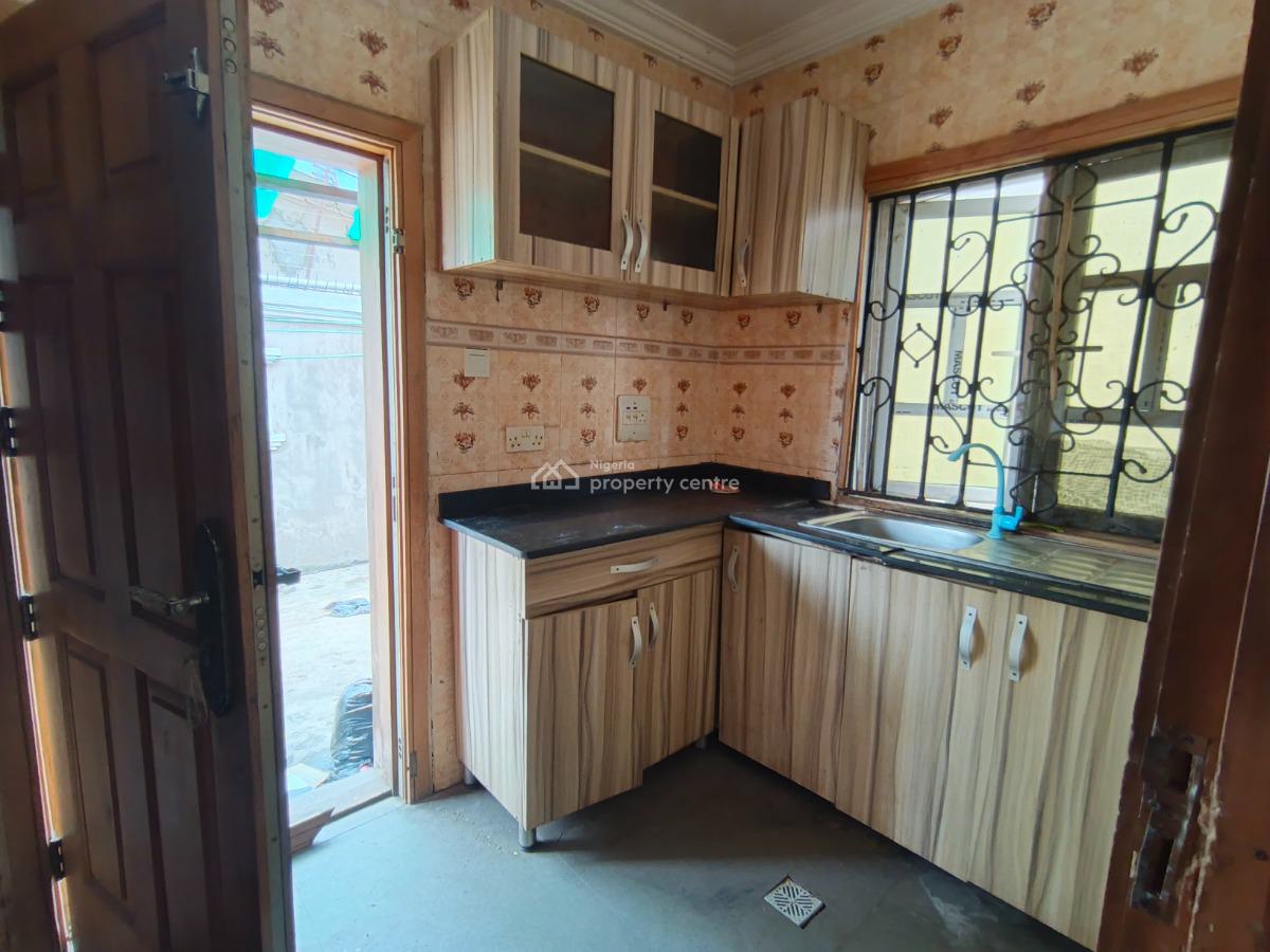 2 Bedroom Flat, Agunfoye, Igbogbo, Ikorodu, Lagos, Flat / Apartment for Rent