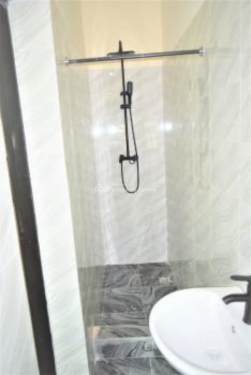 Luxury 2 Bedrooms with Serene Environment, Off Orchid Road, Lafiaji Community, Lekki, Lagos, Flat / Apartment for Rent